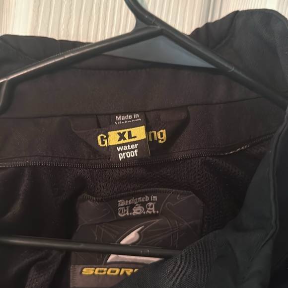 Riding jacket - Picture 3 of 3